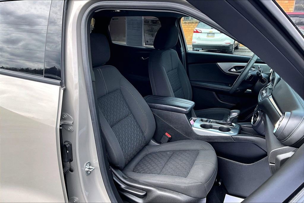 Used 2021 Chevrolet Blazer LT w/ LPO, Black Accent Package image 7