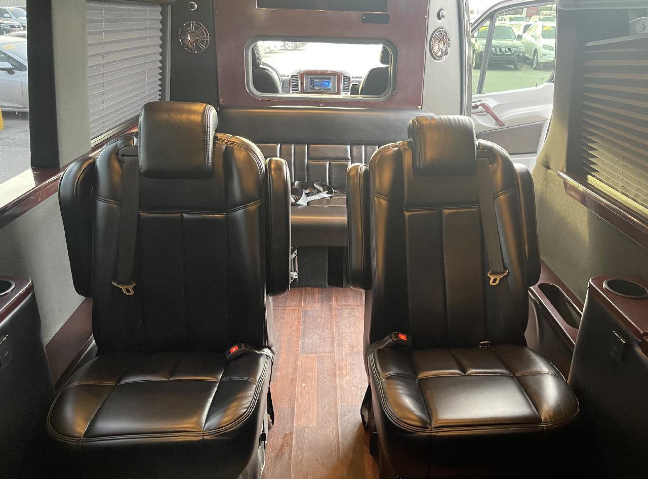 Used 2009 Dodge Sprinter 2500 RWD image 21