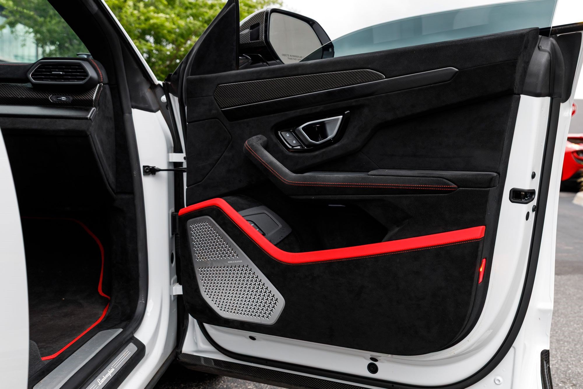 Used 2024 Lamborghini Urus Performante AWD/4WD image 13