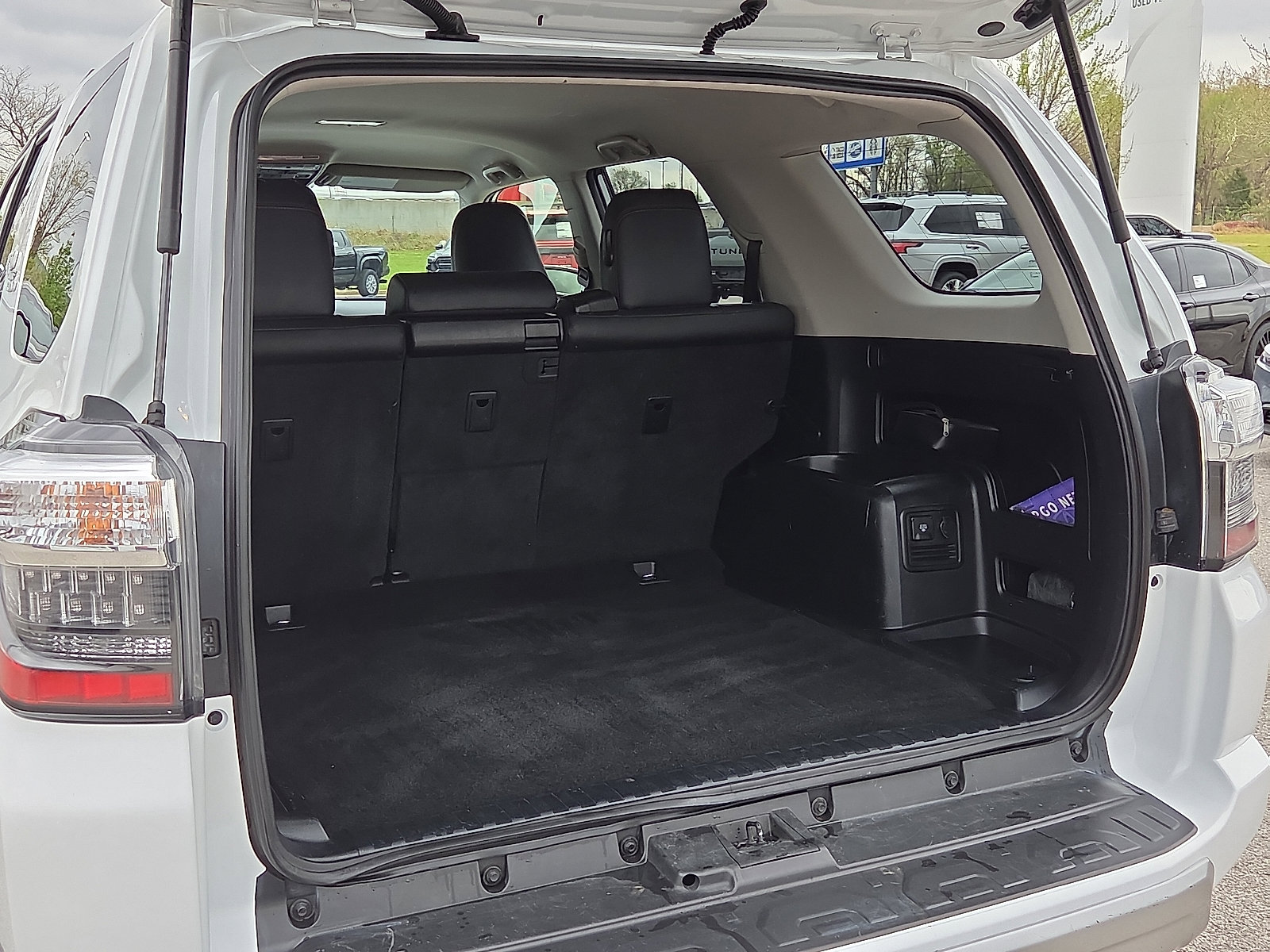 Used 2024 Toyota 4Runner TRD Off-Road Premium image 9