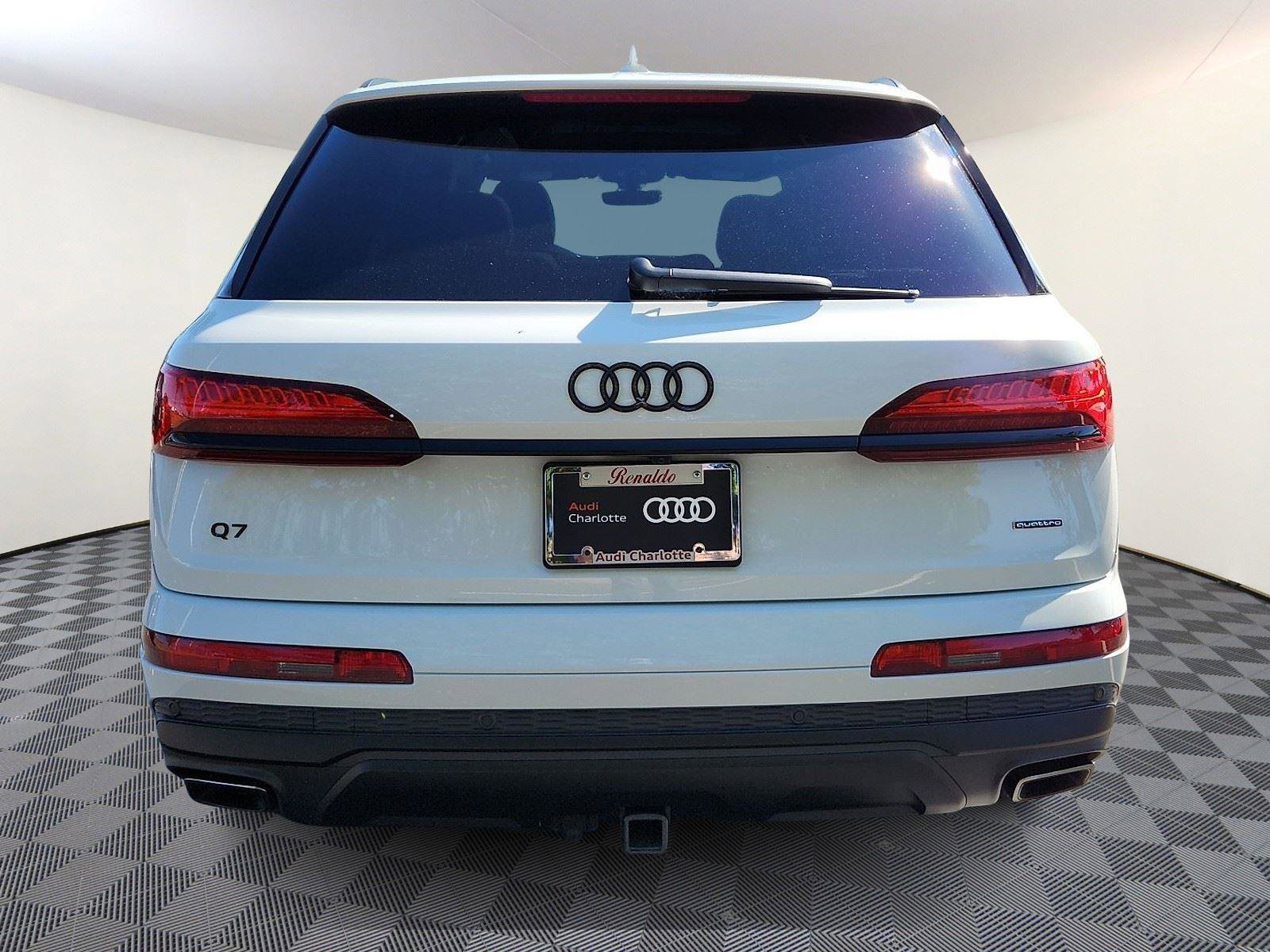 Used 2025 Audi Q7 3.0T Prestige w/ Prestige Package image 5