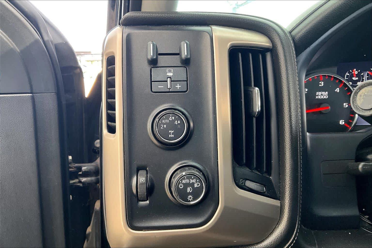 Used 2015 GMC Sierra 1500 Denali w/ Driver Alert Package AWD/4WD image 14