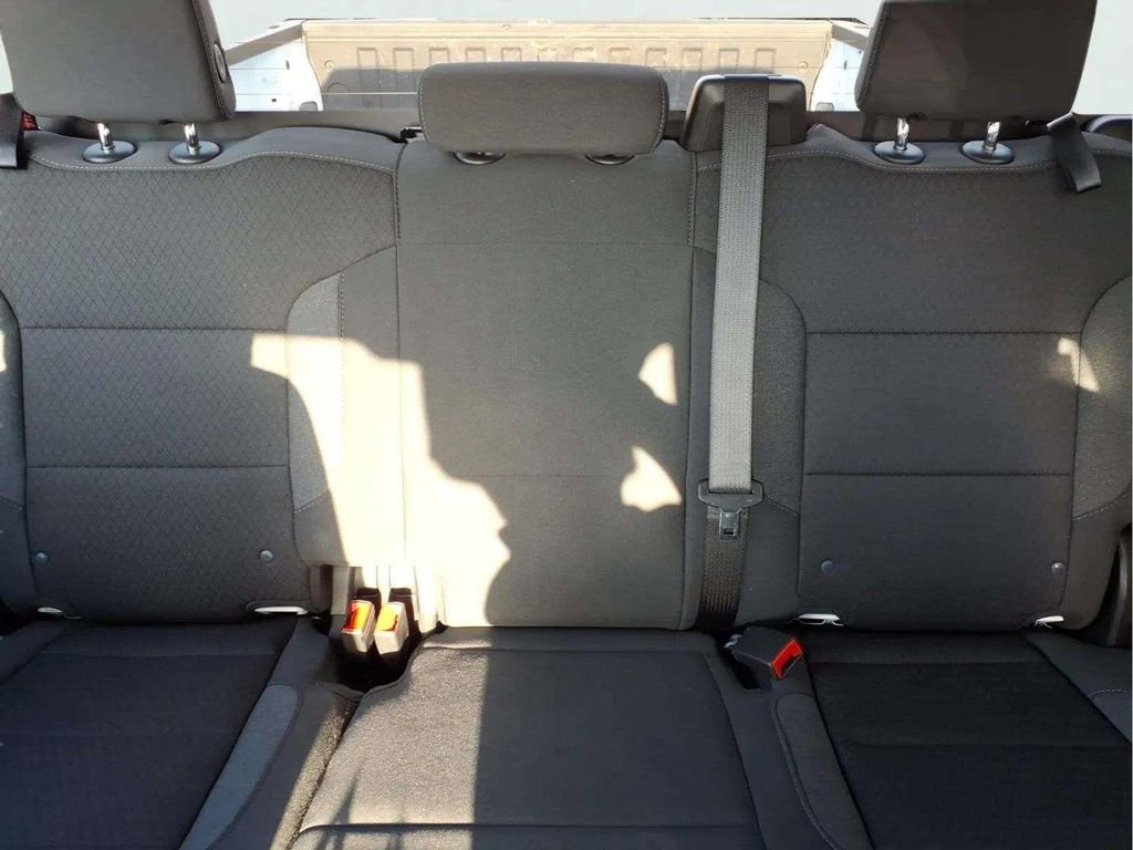 Used 2025 Chevrolet Silverado 1500 LT image 16