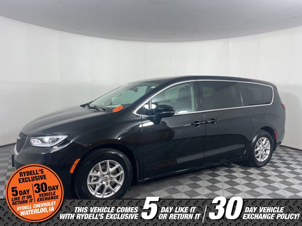 Used 2024 Chrysler Pacifica Touring-L FWD image 9