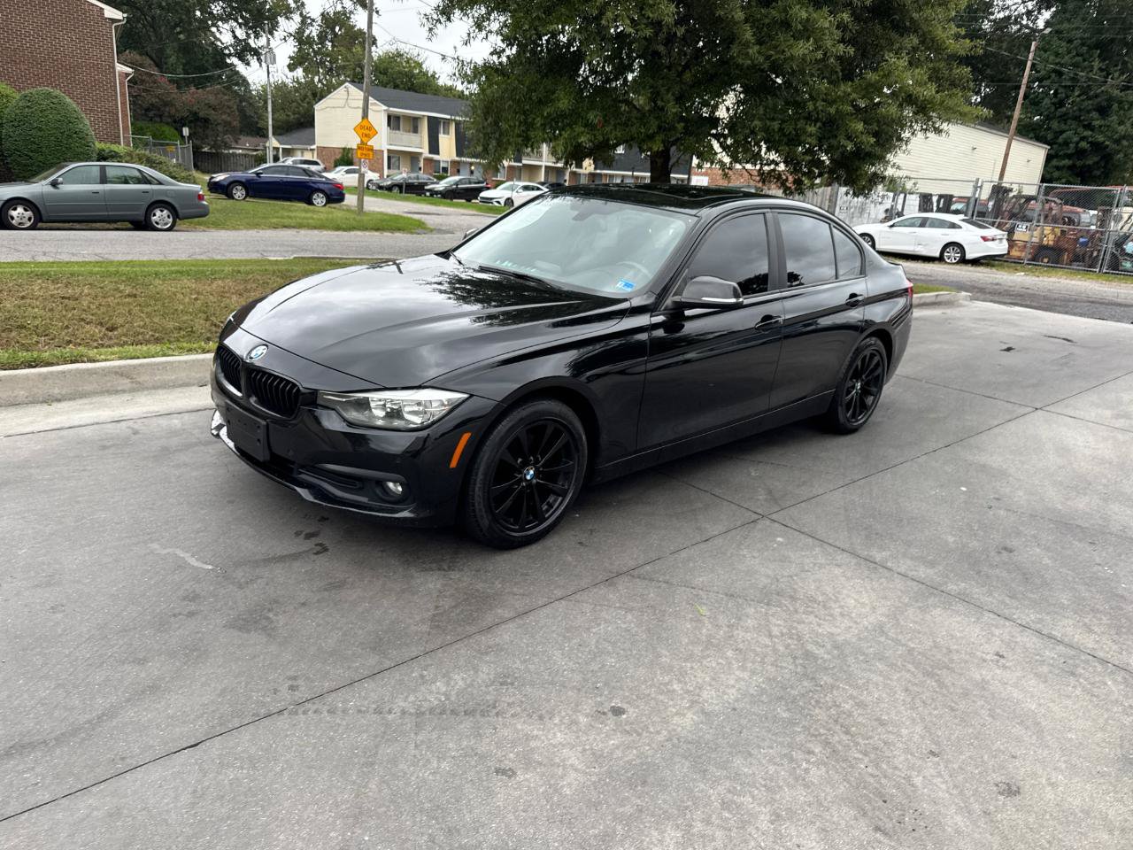 Used 2017 BMW 320i xDrive Sedan AWD/4WD image 7