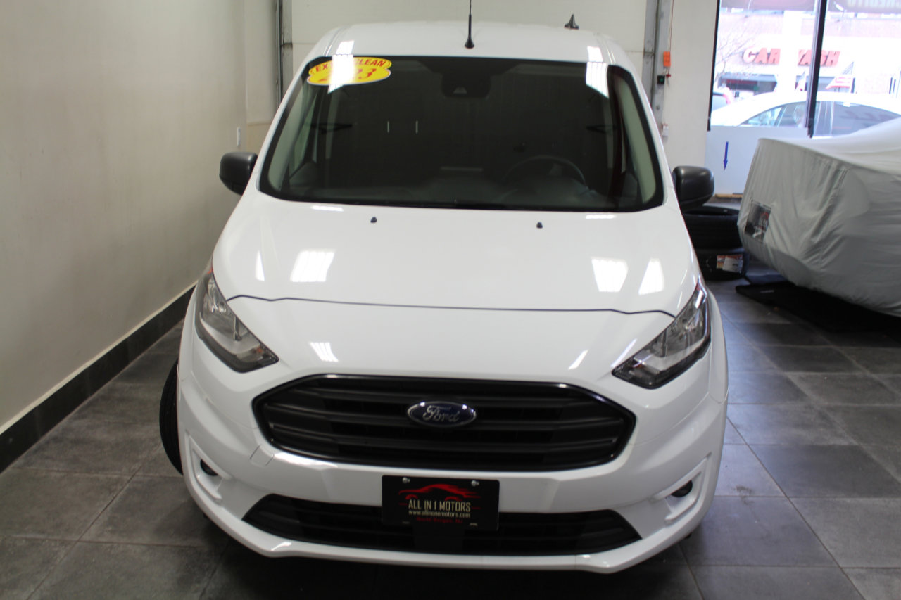 Used 2023 Ford Transit Connect XLT image 2