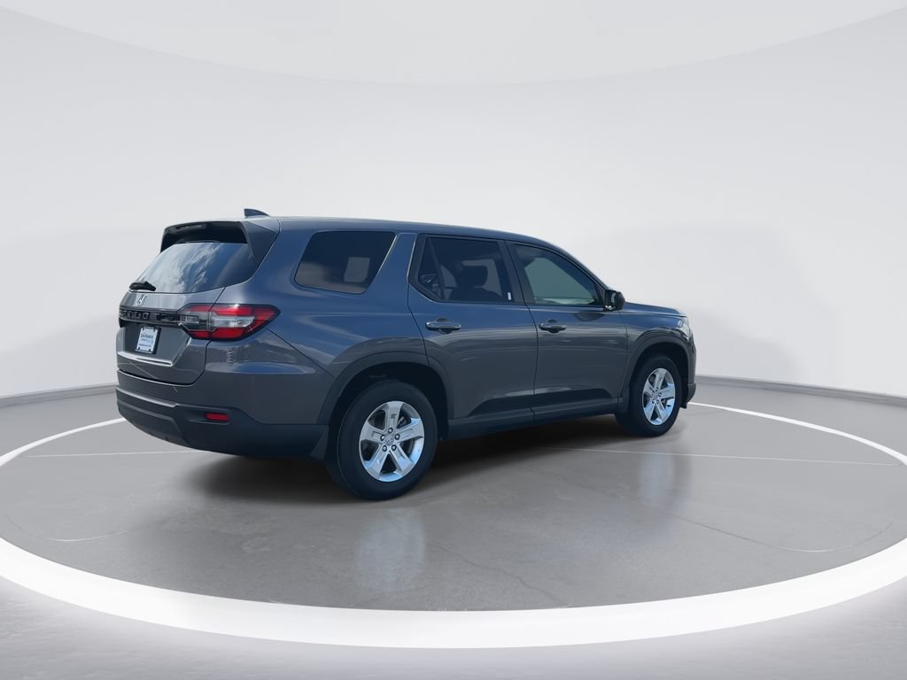 Used 2023 Honda Pilot LX image 8