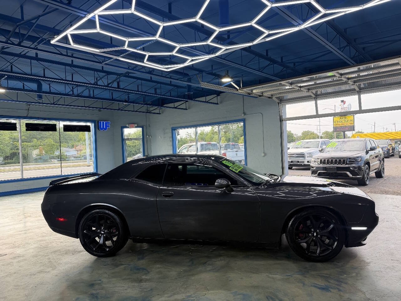 Used 2019 Dodge Challenger R/T w/ Blacktop Package RWD image 7
