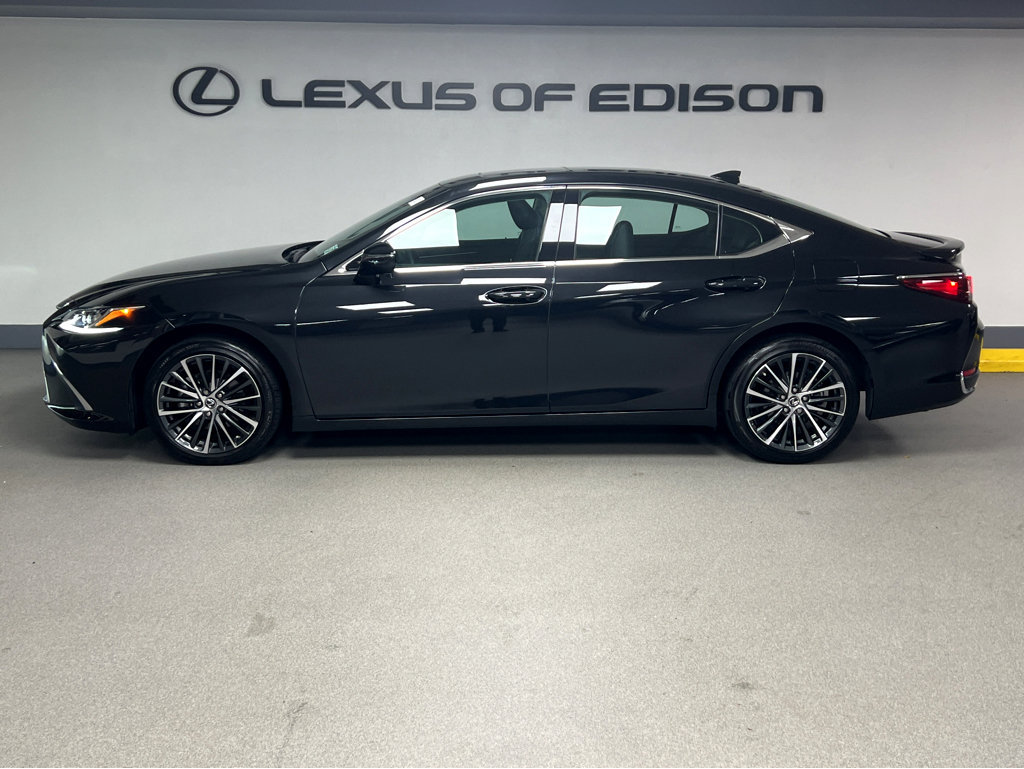 Used 2024 Lexus ES 250 w/ Premium Package AWD/4WD image 4