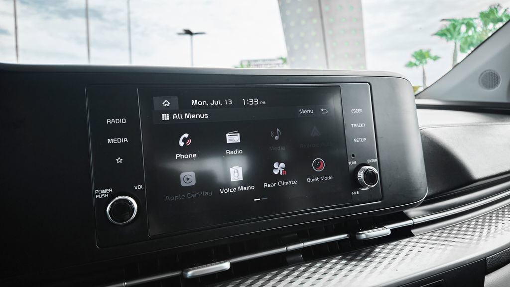 Used 2022 Kia Carnival LX FWD image 28