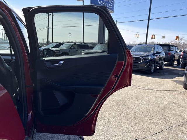 Certified 2023 Ford Escape Platinum w/ Class II Trailer Tow Package AWD/4WD image 25