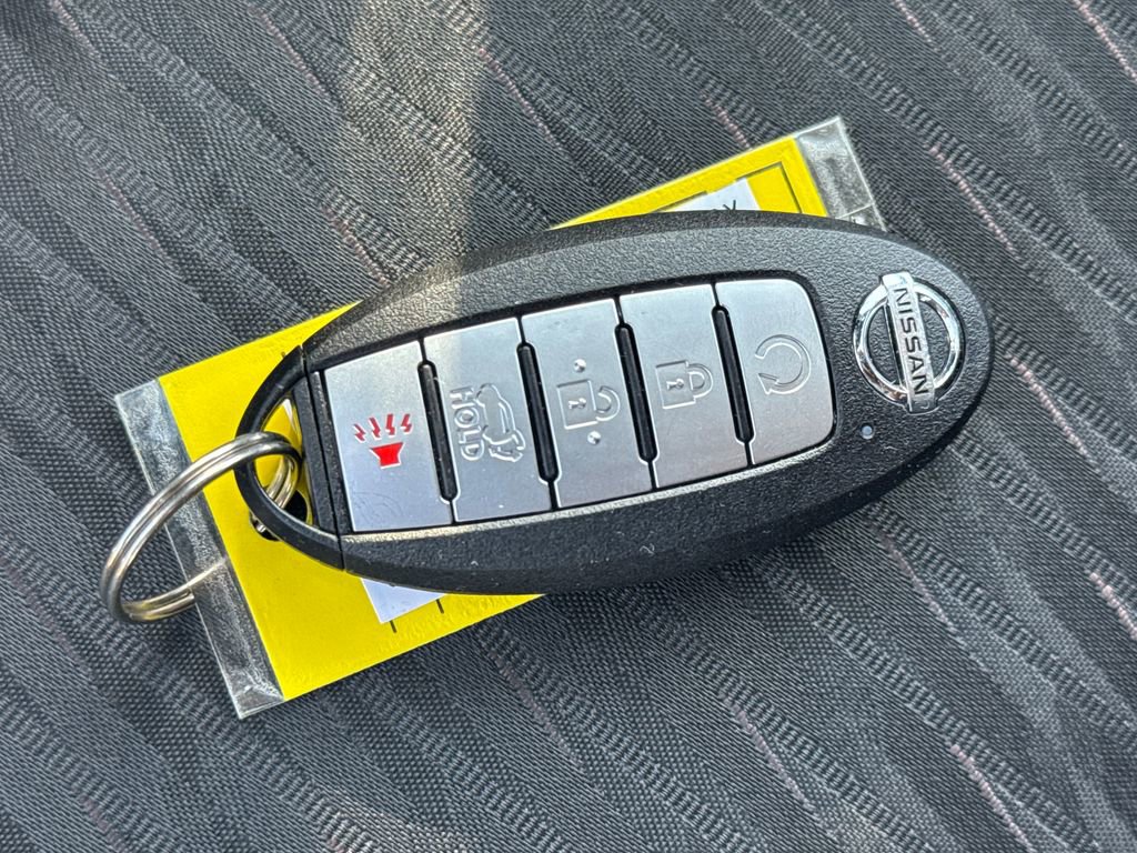 Used 2020 Nissan Rogue SV image 28