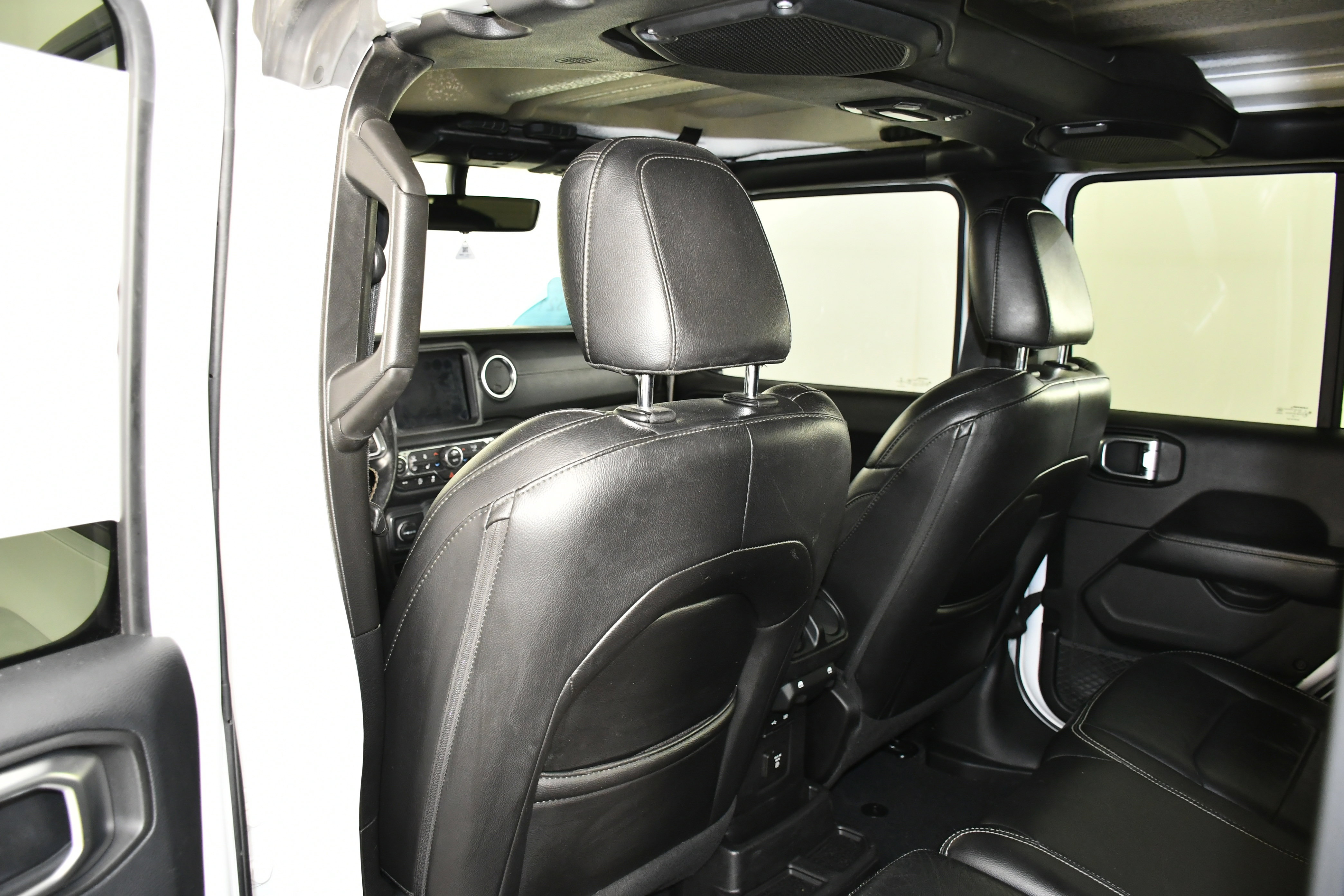 Used 2019 Jeep Wrangler Unlimited Sahara image 49