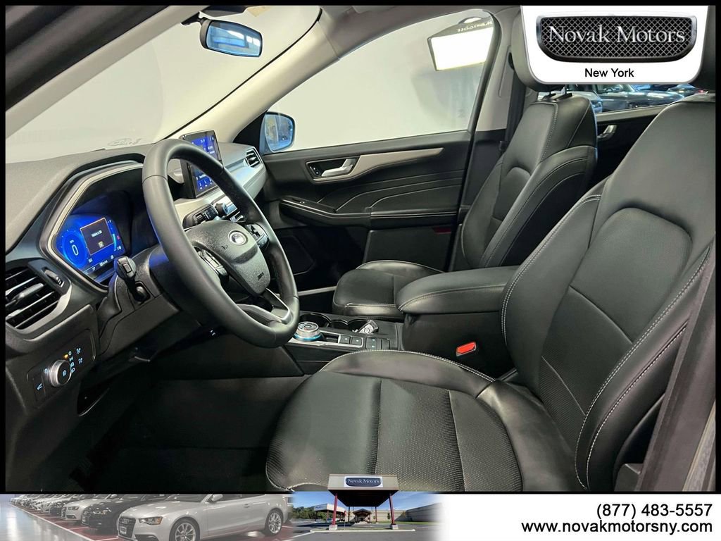 Used 2022 Ford Escape SEL w/ Technology Package AWD/4WD image 17