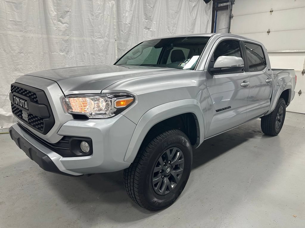 Used 2023 Toyota Tacoma SR5 w/ Technology Package AWD/4WD image 3