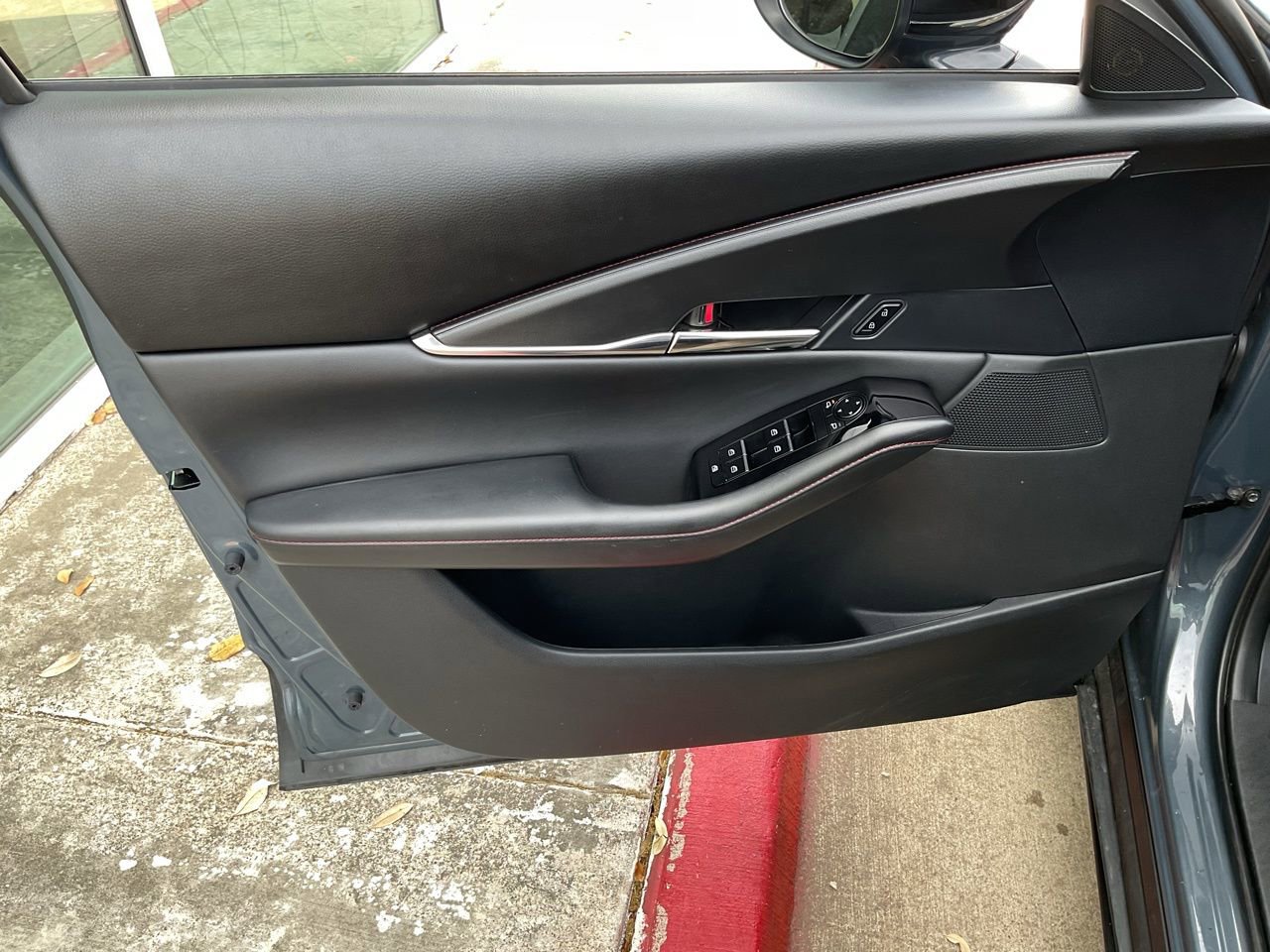 Used 2025 MAZDA CX-30 AWD 2.5 S w/ Preferred Package image 12