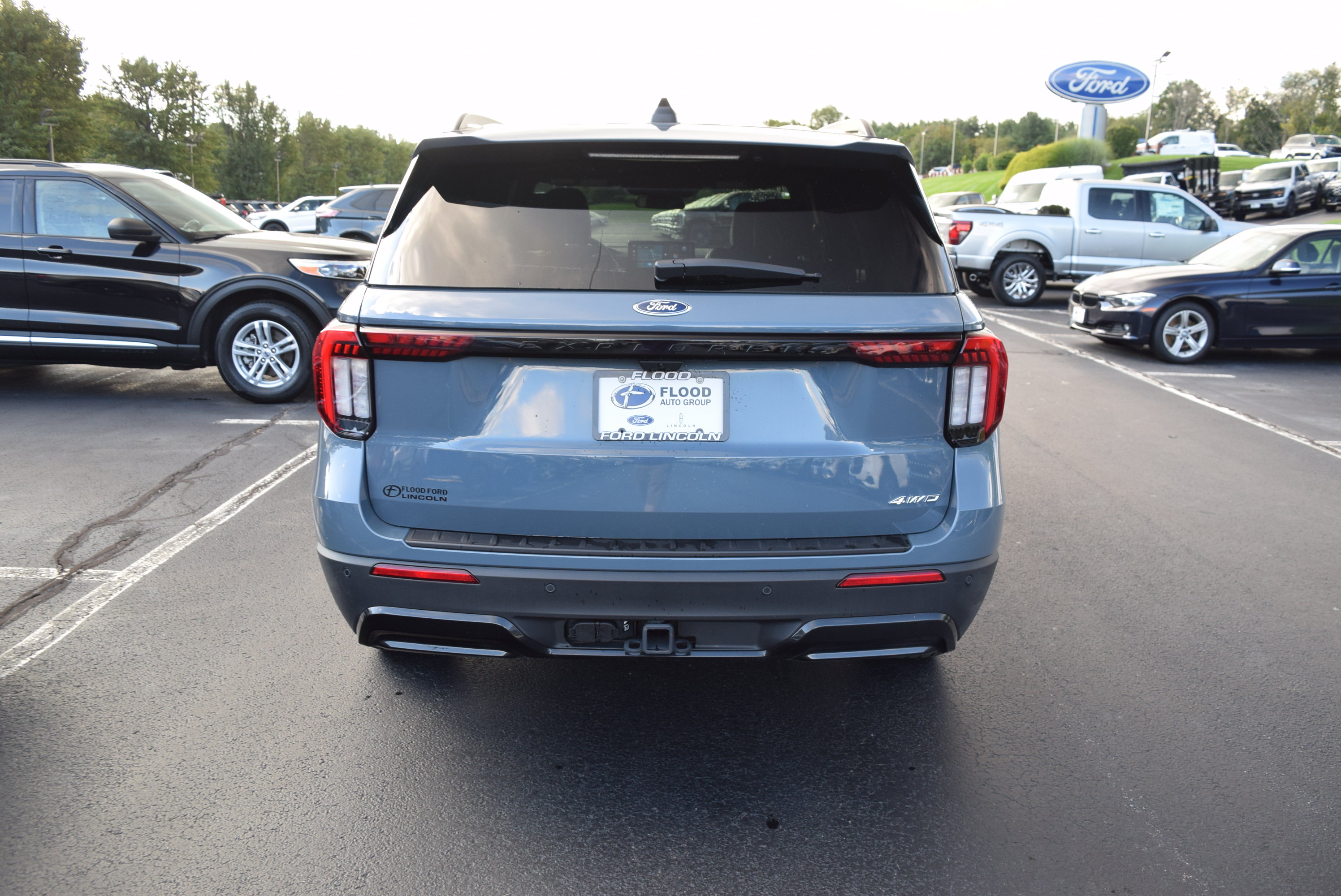 Used 2025 Ford Explorer ST-Line AWD/4WD image 5