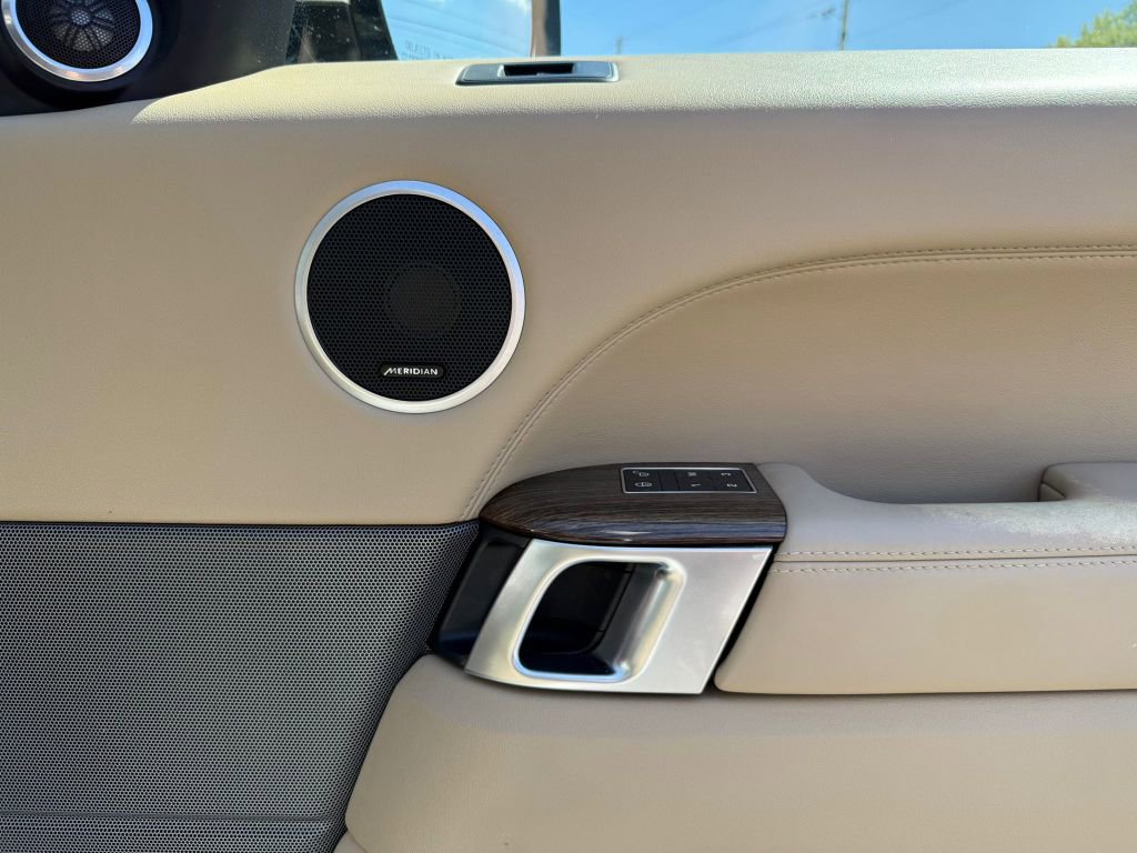 Used 2014 Land Rover Range Rover Sport HSE image 37