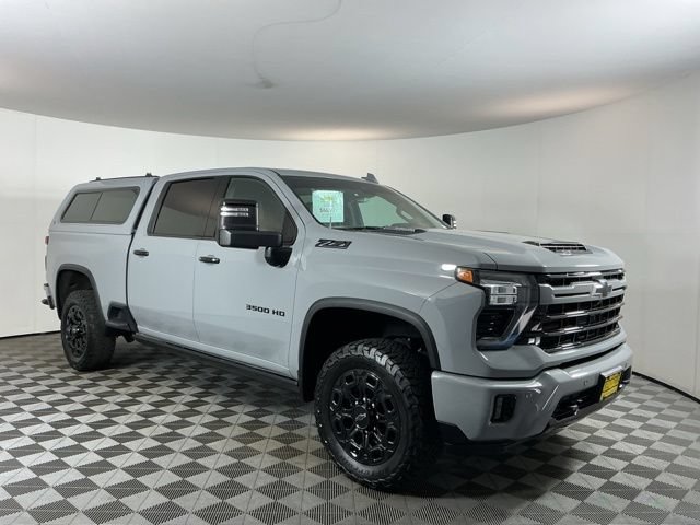 Used 2024 Chevrolet Silverado 3500 LTZ w/ LTZ Plus Package AWD/4WD image 3
