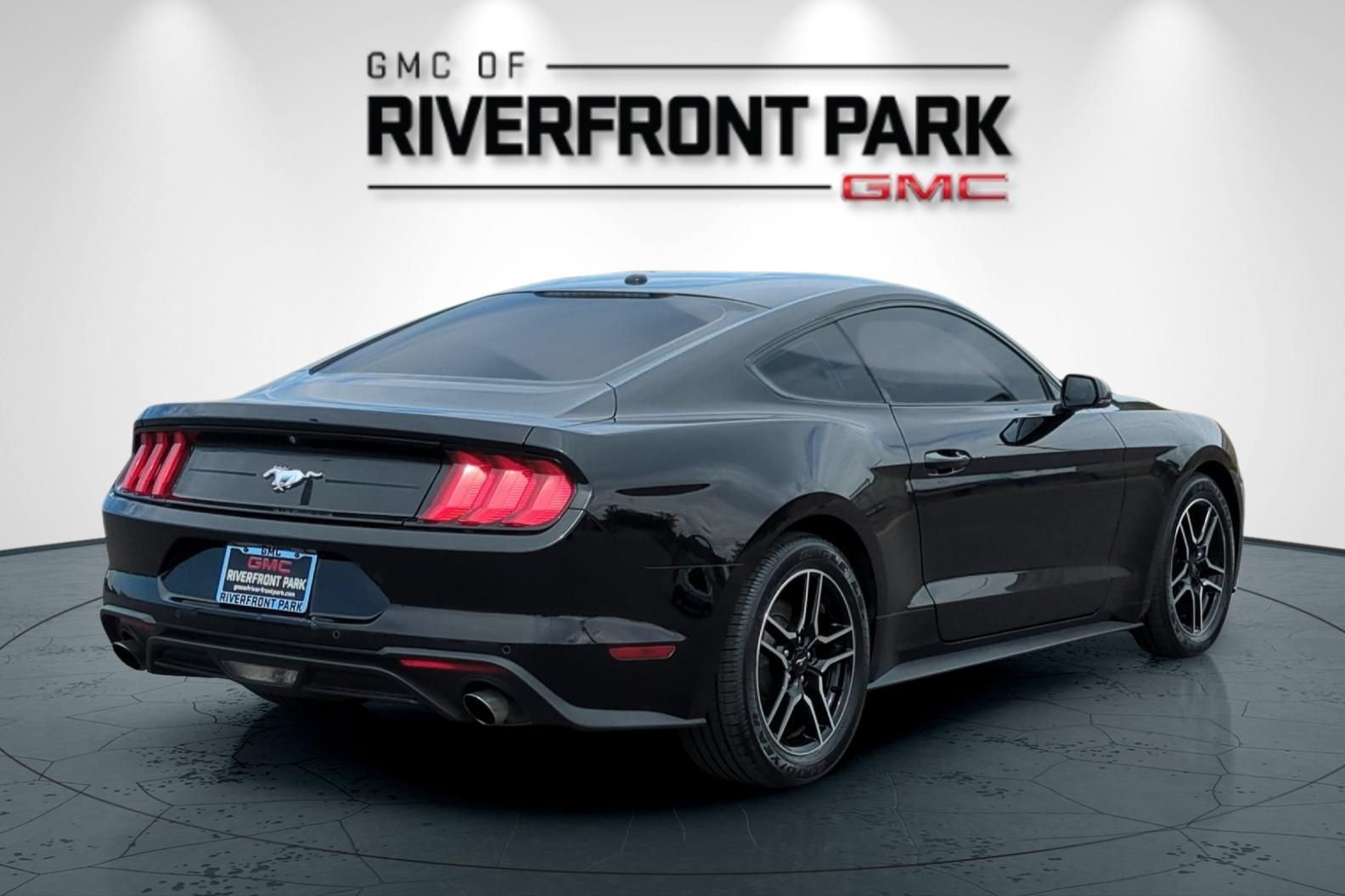 Used 2019 Ford Mustang Premium w/ Equipment Group 201A RWD image 3