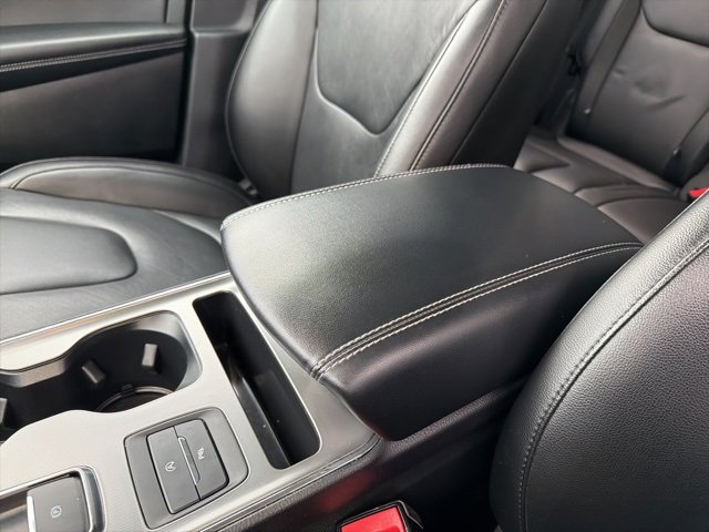 Used 2022 Ford Edge Titanium image 25