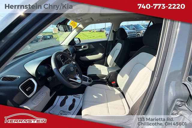 Used 2024 Hyundai Venue SEL FWD image 18