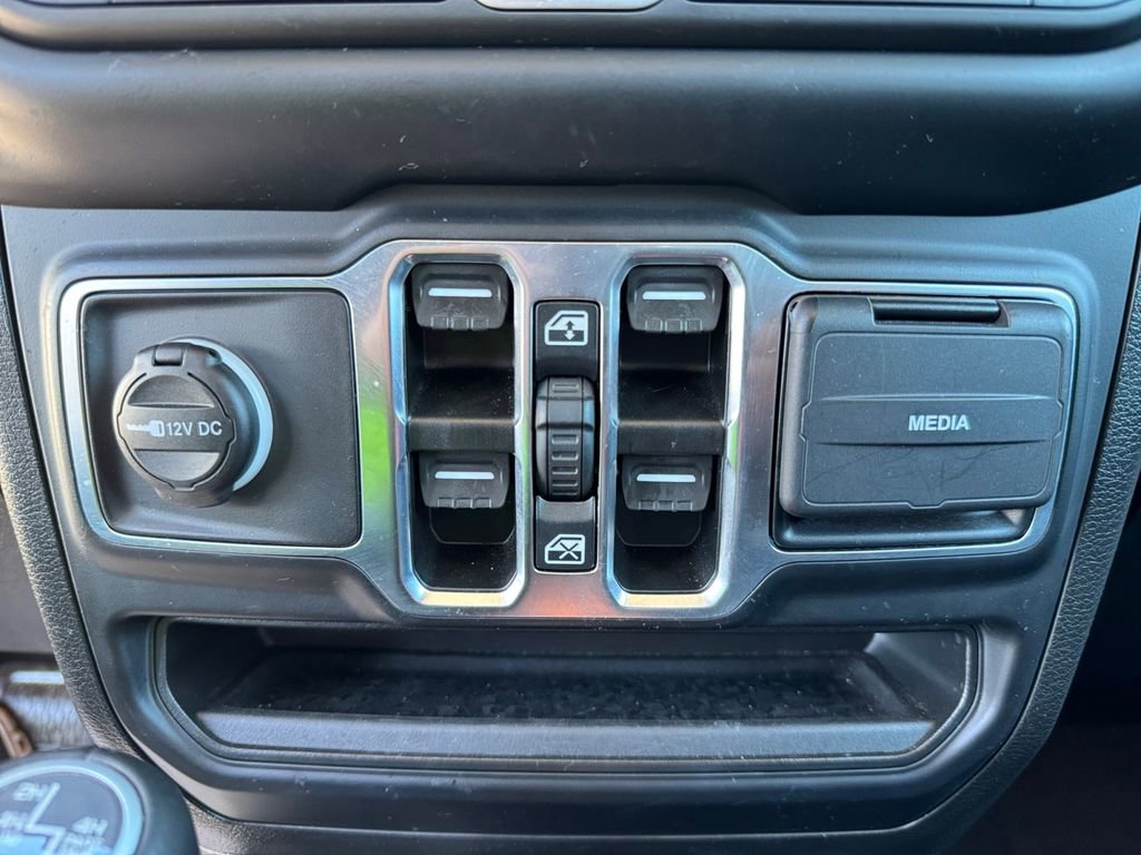 Used 2023 Jeep Wrangler Unlimited Sahara w/ Cold Weather Group image 27