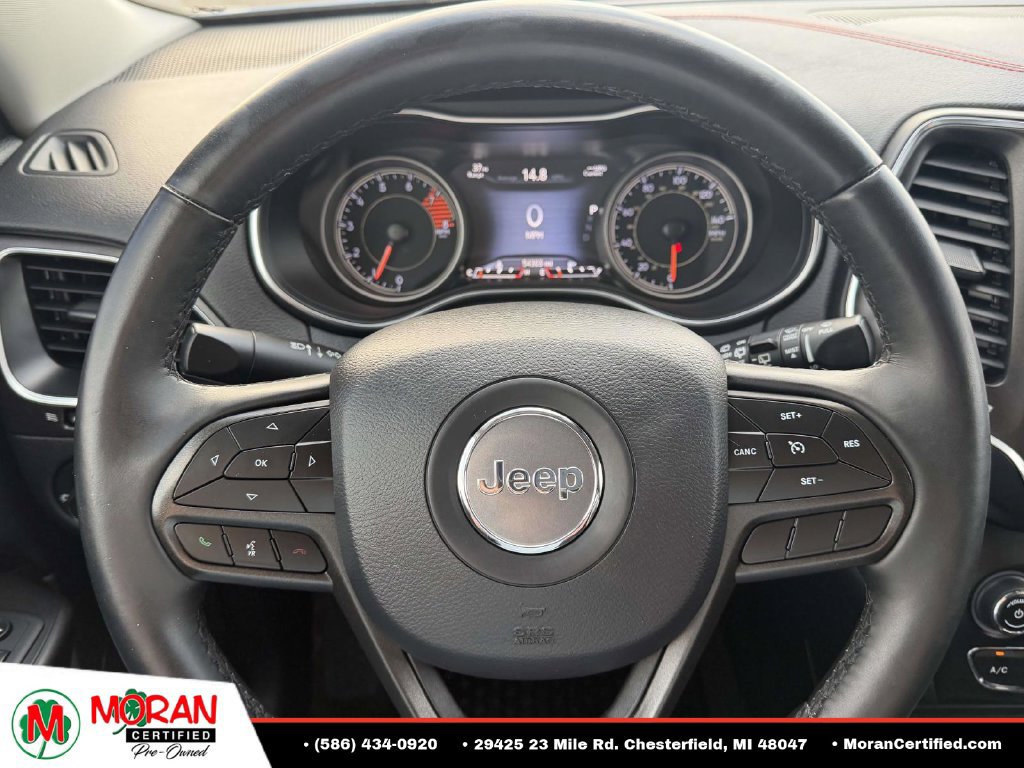 Used 2019 Jeep Cherokee Trailhawk w/ Cold Weather Group AWD/4WD image 18