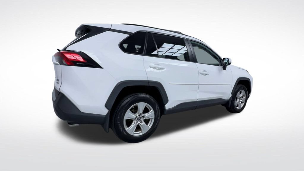 Used 2019 Toyota RAV4 XLE AWD/4WD image 25