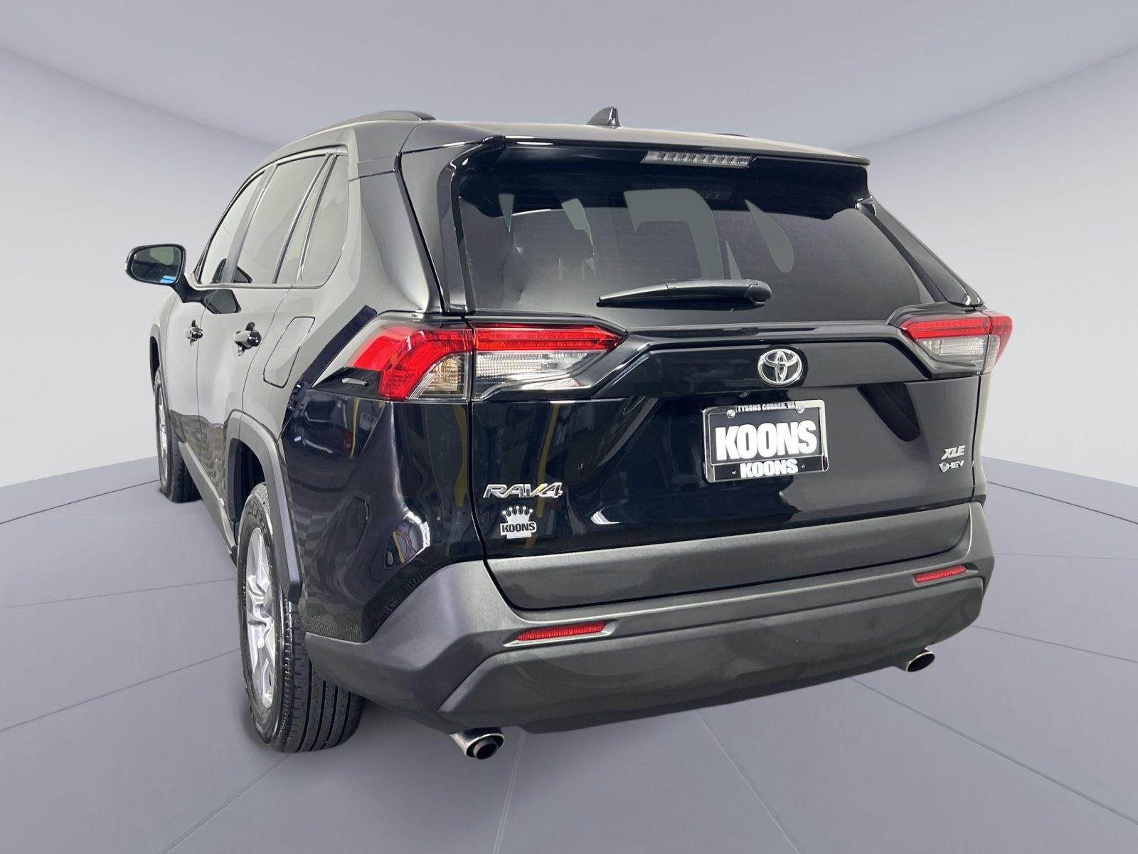 Used 2025 Toyota RAV4 XLE image 4