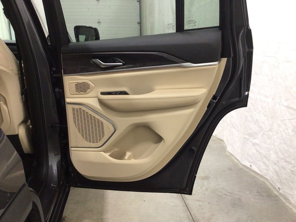 Used 2023 Jeep Grand Cherokee Limited w/ Trailer Tow Prep Group (B) image 29