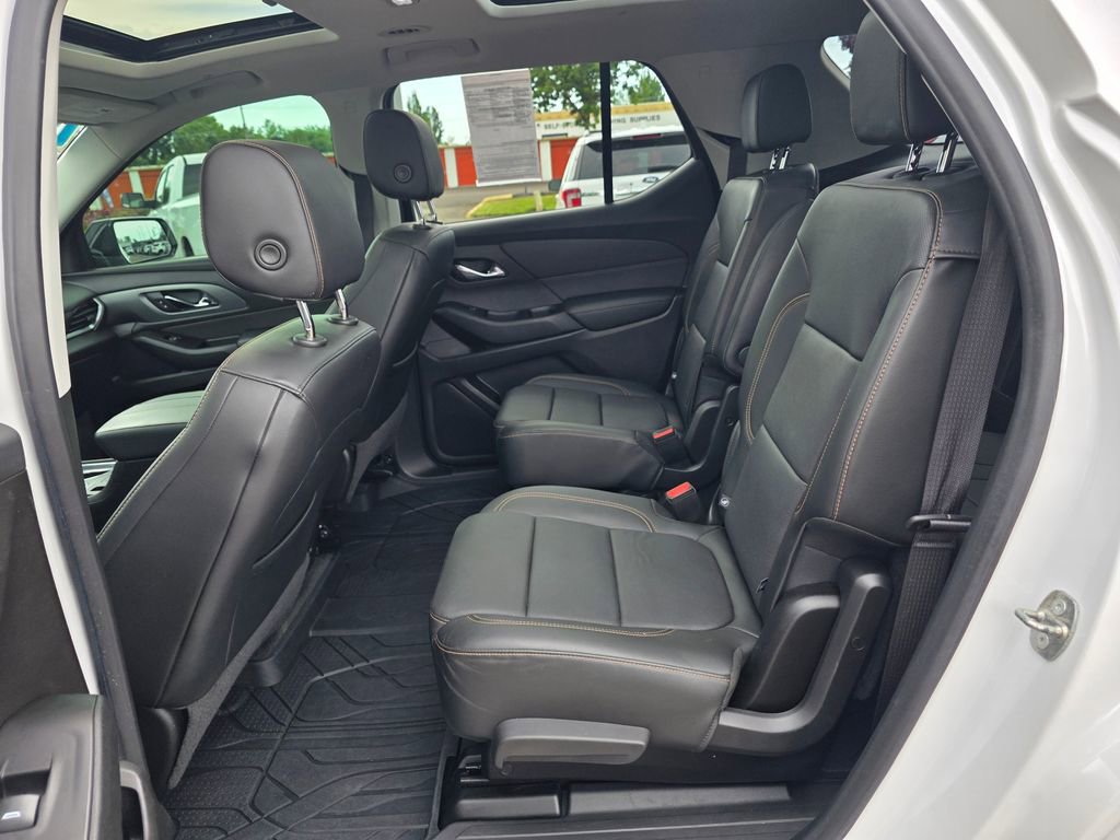 Used 2019 Chevrolet Traverse Premier w/ LPO, Blackout Package AWD/4WD image 11