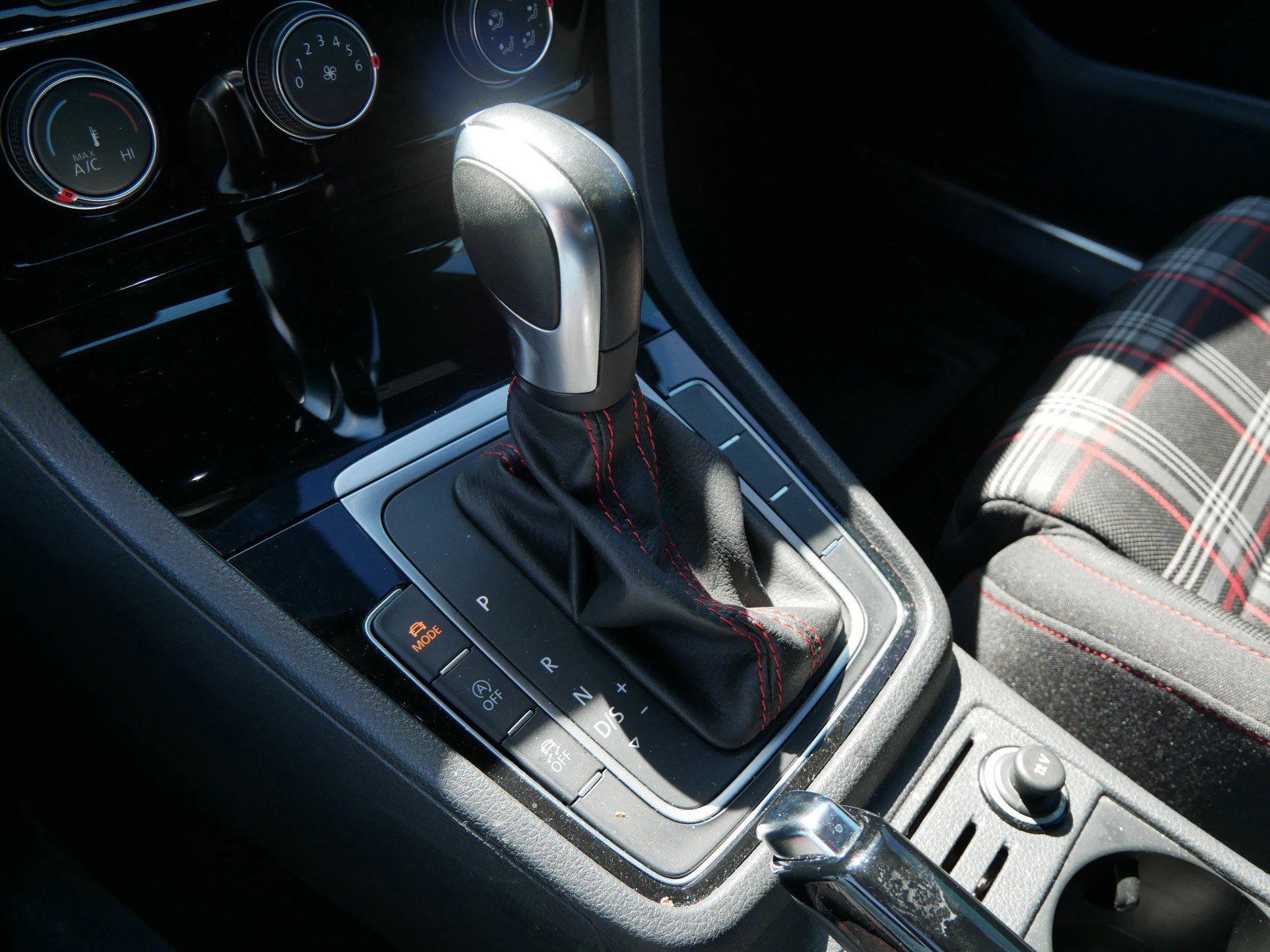 Used 2020 Volkswagen GTI S FWD image 20