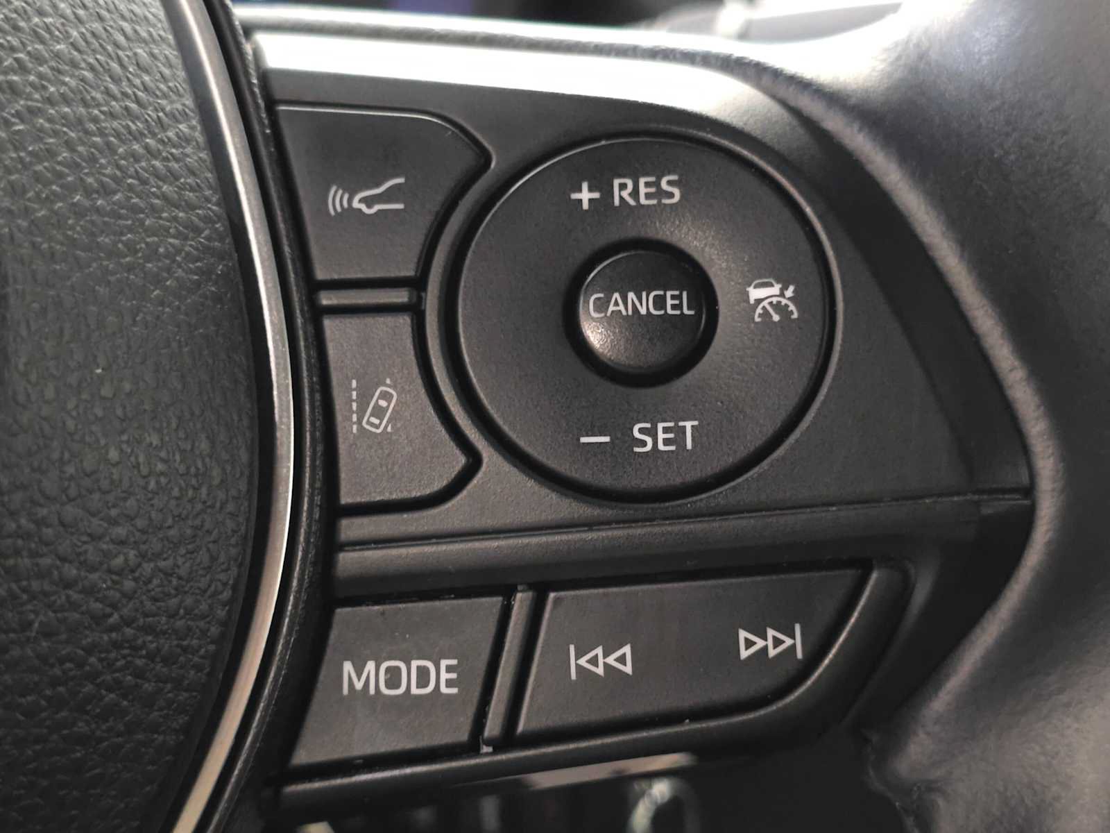 Used 2020 Toyota Corolla SE FWD image 19