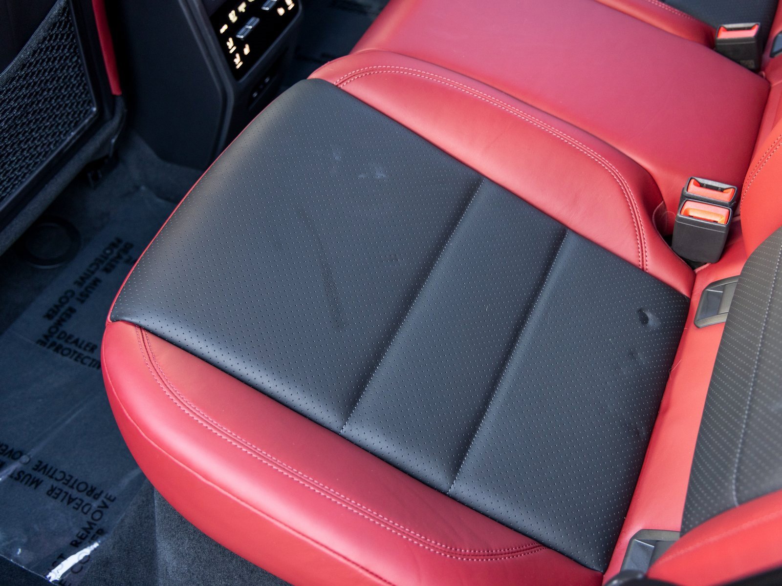 Certified 2024 Porsche Macan 4 Electric image 39