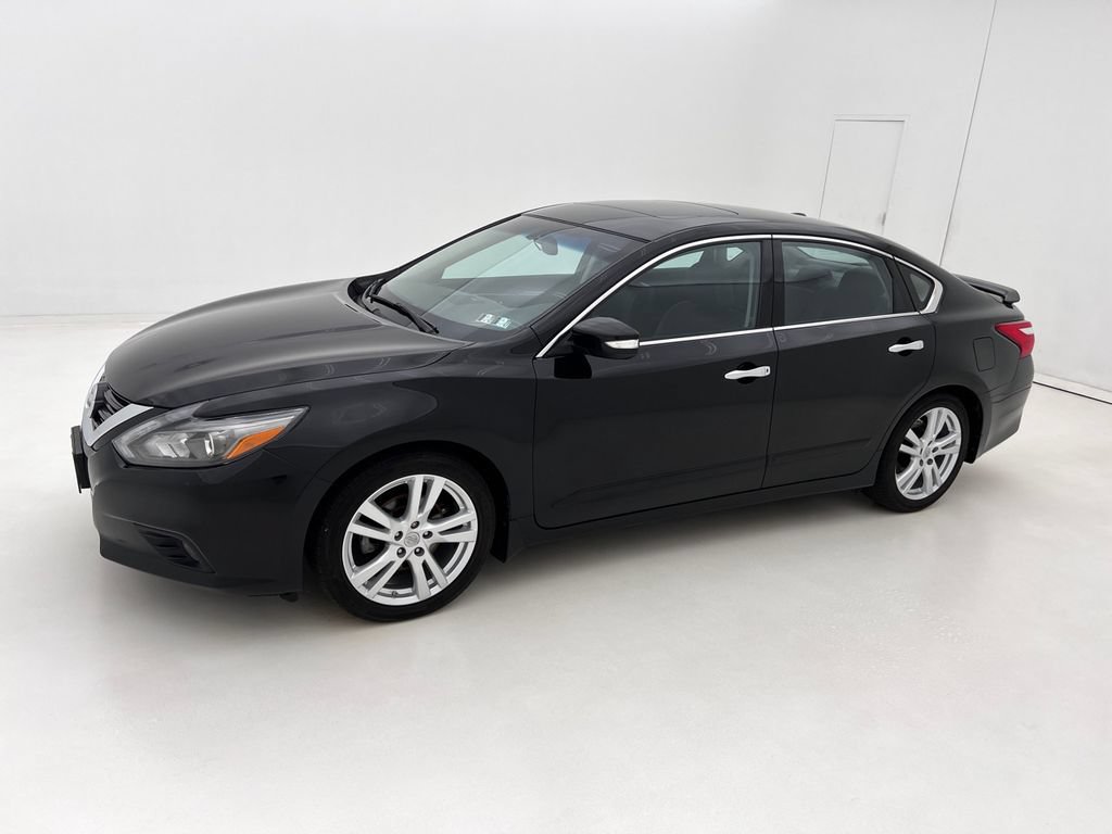 Used 2017 Nissan Altima 3.5 SL w/ 3.5SL Technology Package FWD image 5