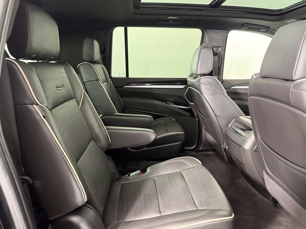Used 2025 Cadillac Escalade ESV Sport w/ LPO, ONYX Package AWD/4WD image 20