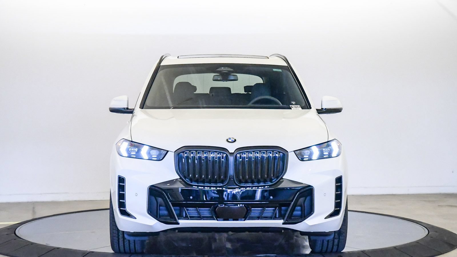 New 2026 BMW X5 xDrive40i w/ M Sport Package AWD/4WD image 7