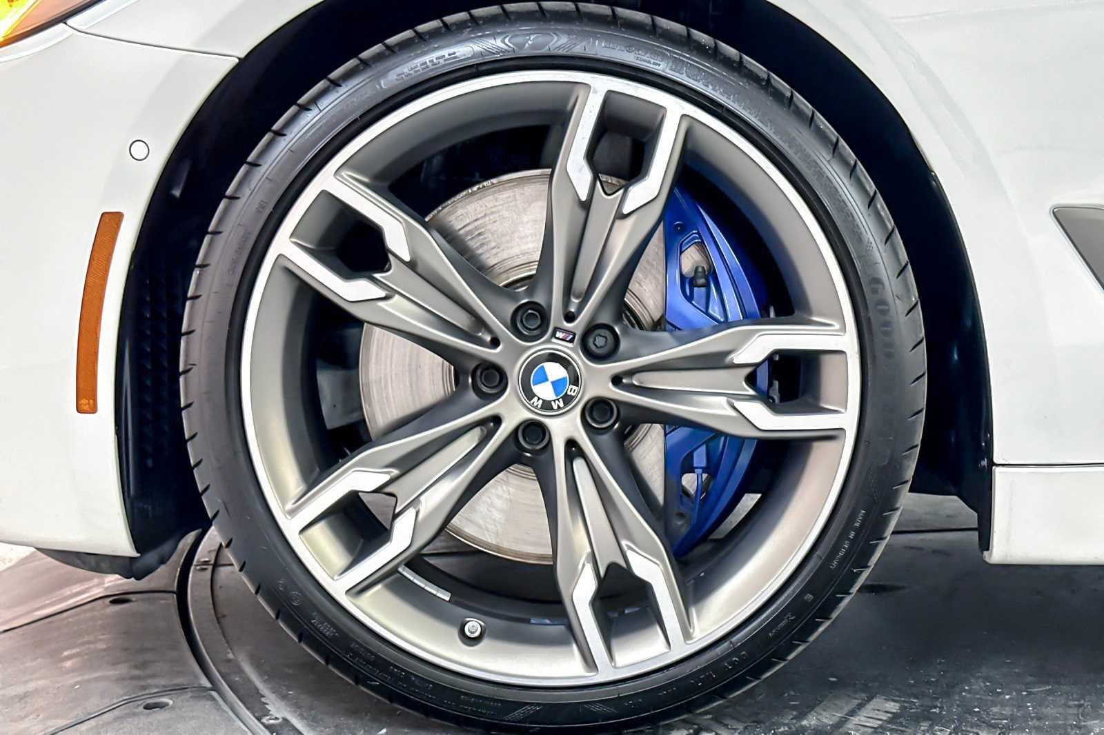 Used 2023 BMW M550i xDrive image 26