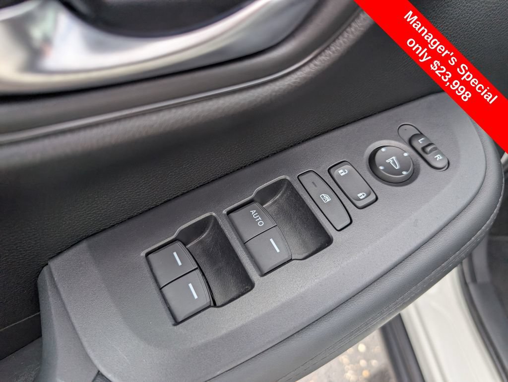 Used 2025 Honda HR-V LX image 10