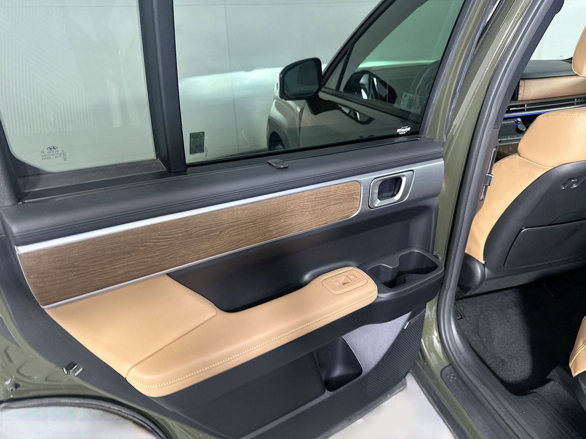 Used 2025 Hyundai Santa Fe Limited image 27