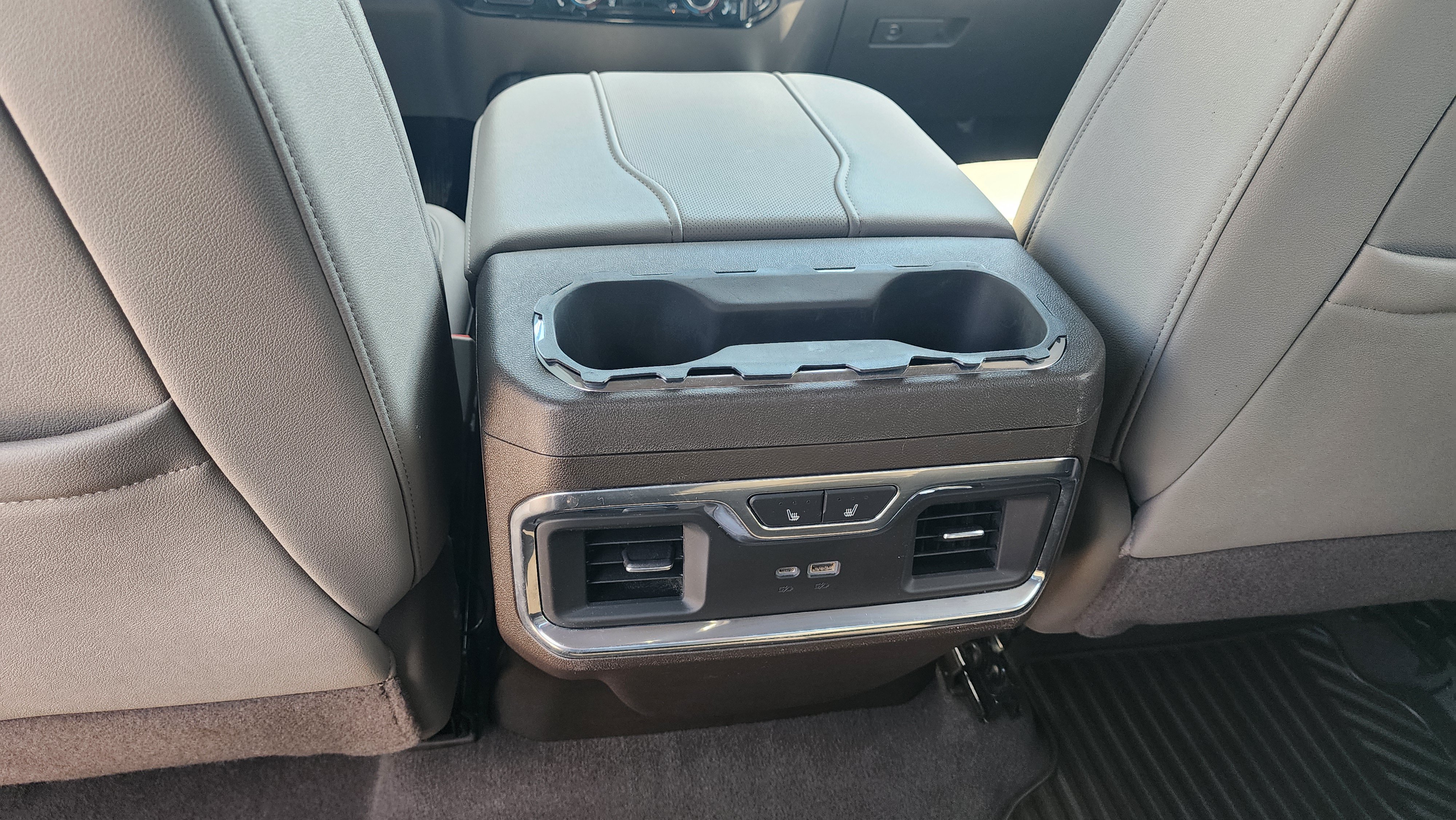 Used 2026 Chevrolet Silverado 3500 LTZ w/ LTZ Plus Package AWD/4WD image 8