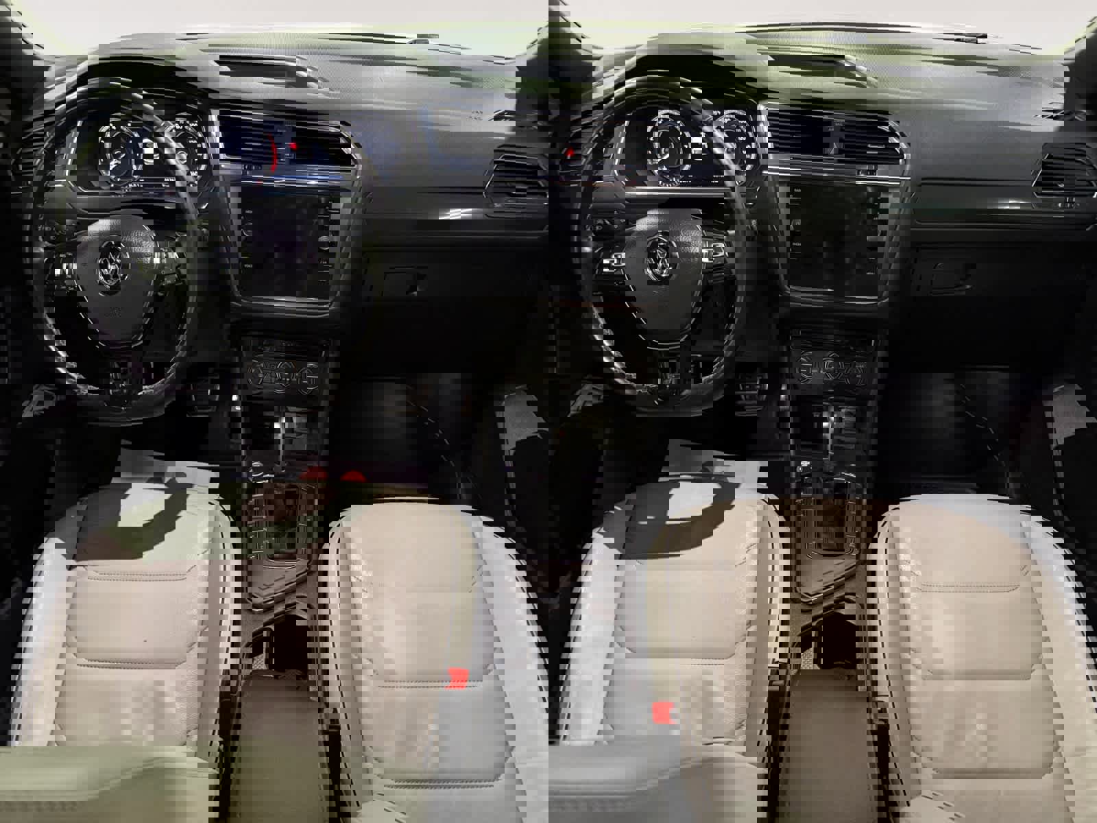 Used 2018 Volkswagen Tiguan SEL Premium w/ R-Line Package image 14