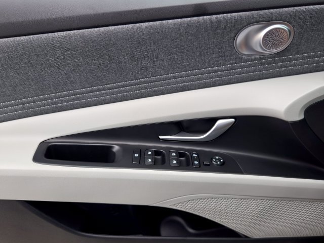 New 2026 Hyundai Elantra SEL Sport FWD image 14