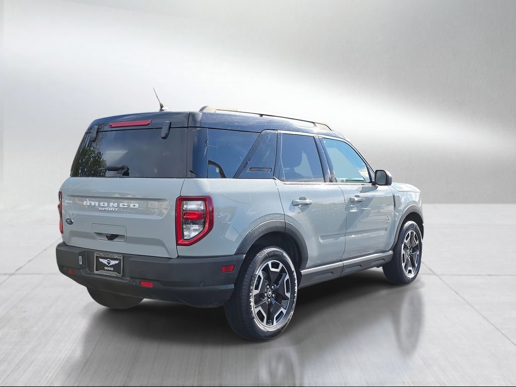 Used 2021 Ford Bronco Sport Outer Banks w/ Outer Banks Package (96D) image 3