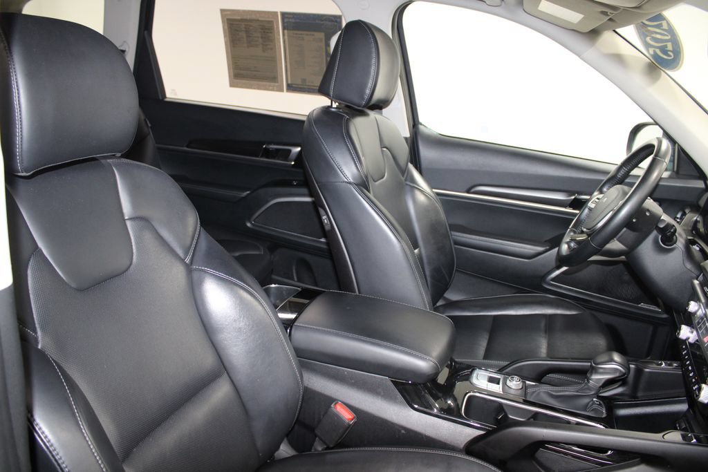Used 2025 Kia Telluride S FWD image 22