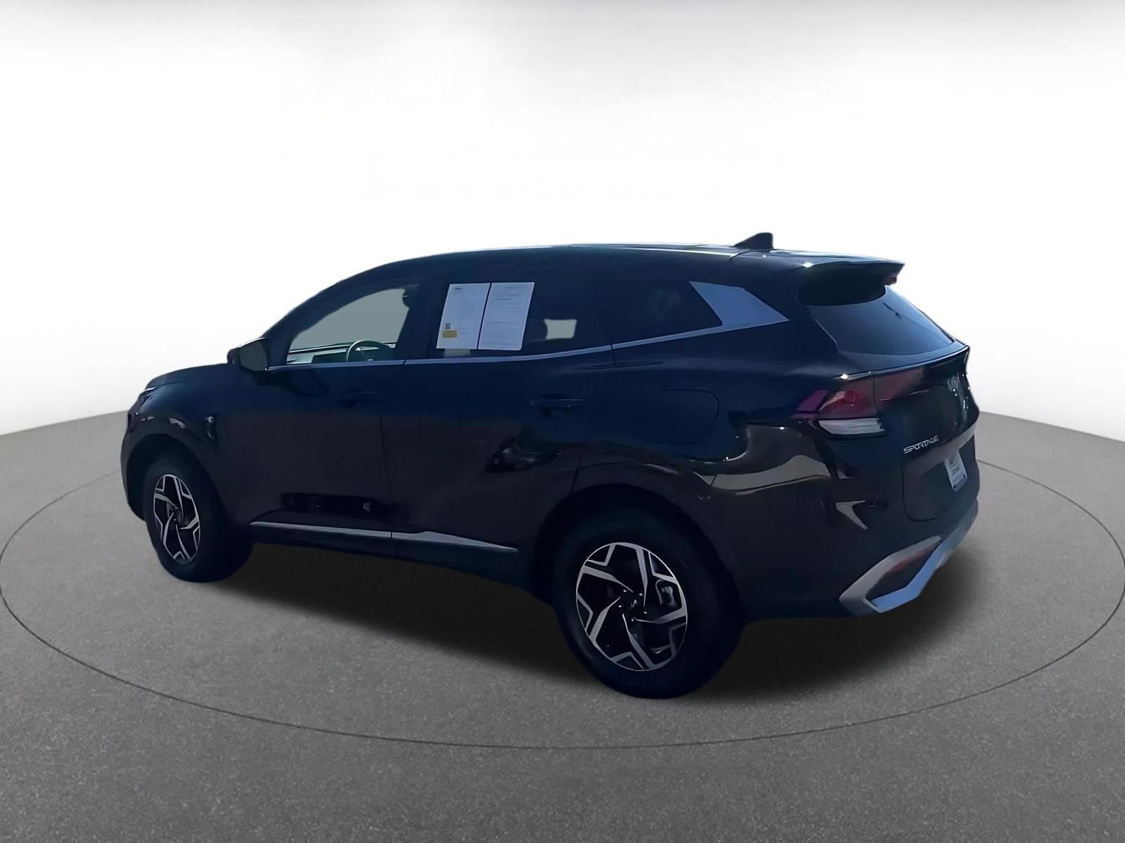 Used 2025 Kia Sportage LX image 10