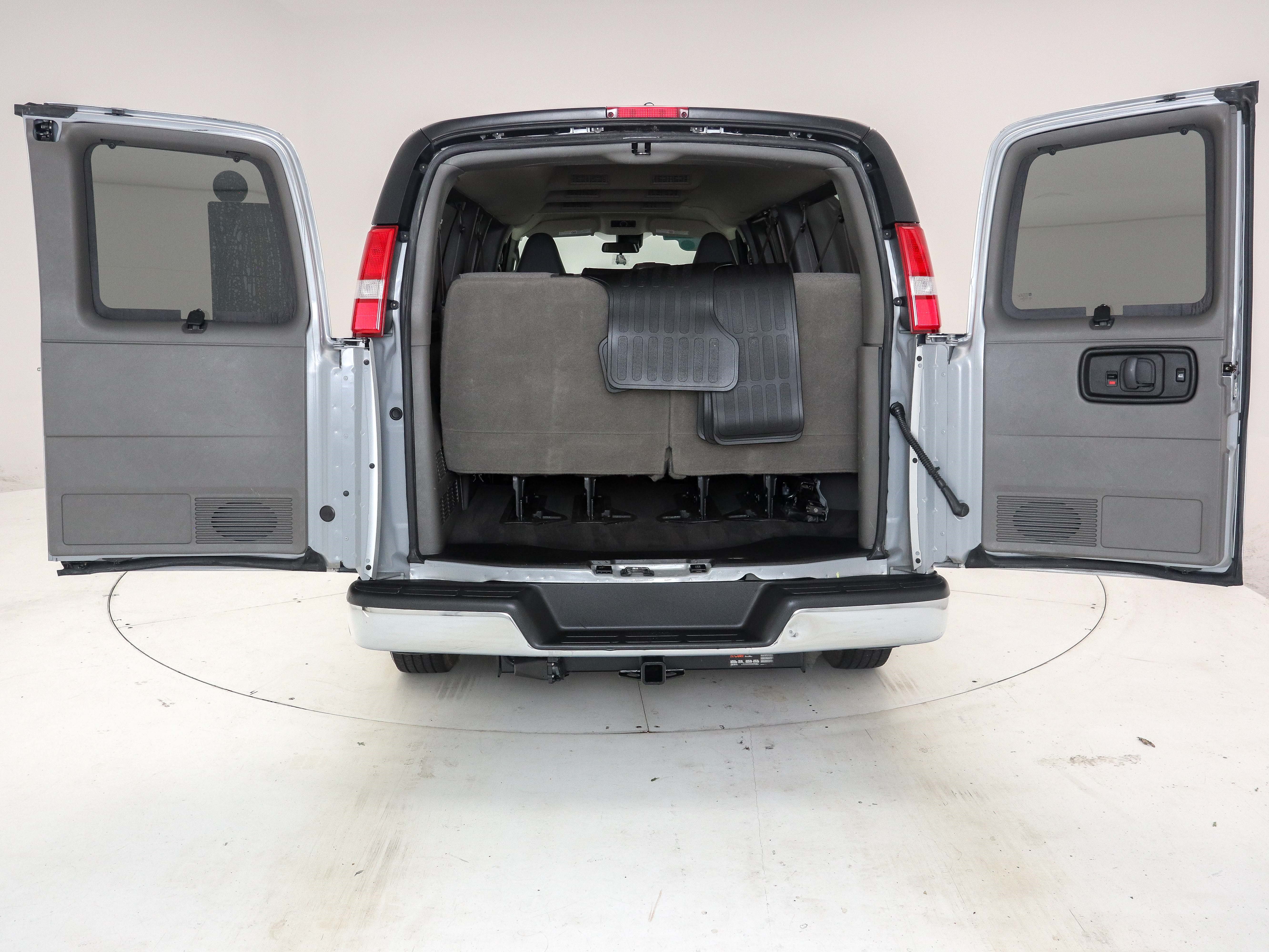 Used 2019 Chevrolet Express 3500 LT w/ LT Preferred Equipment Group RWD image 10