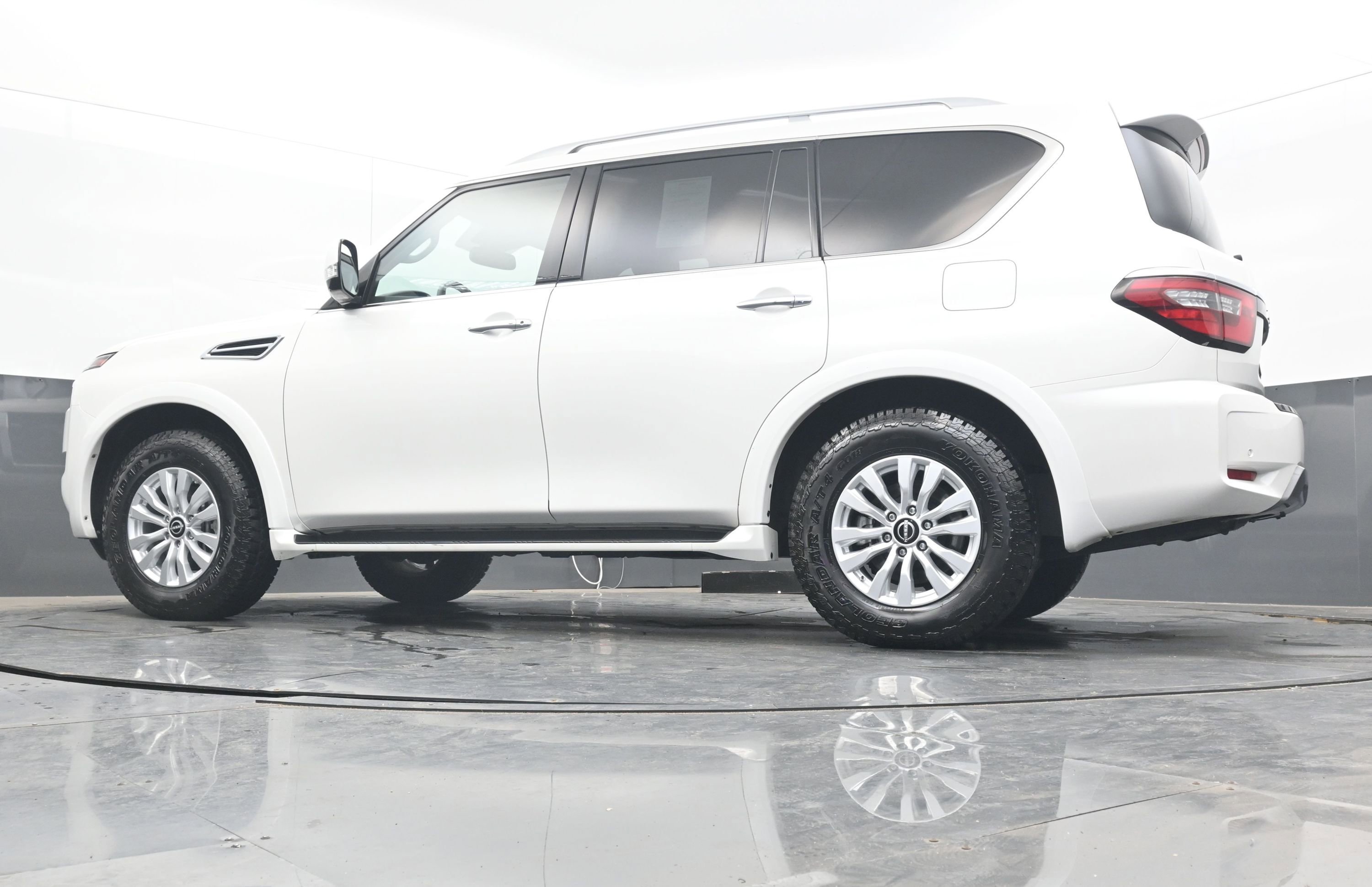 Certified 2024 Nissan Armada SV image 26