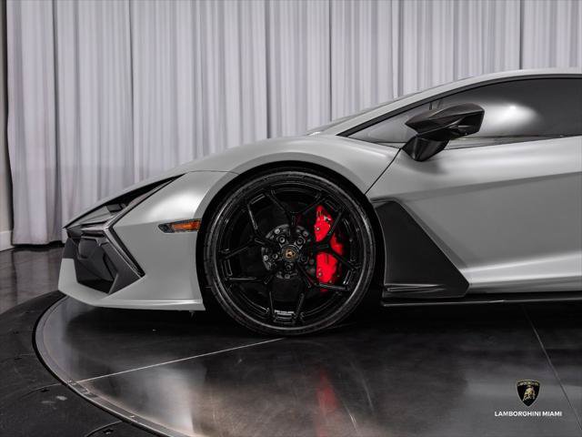 Used 2024 Lamborghini Revuelto AWD/4WD image 34
